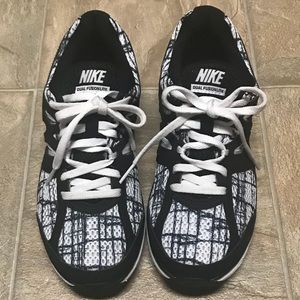 Nike Dual Fusionlite All Around Sneakers W•6